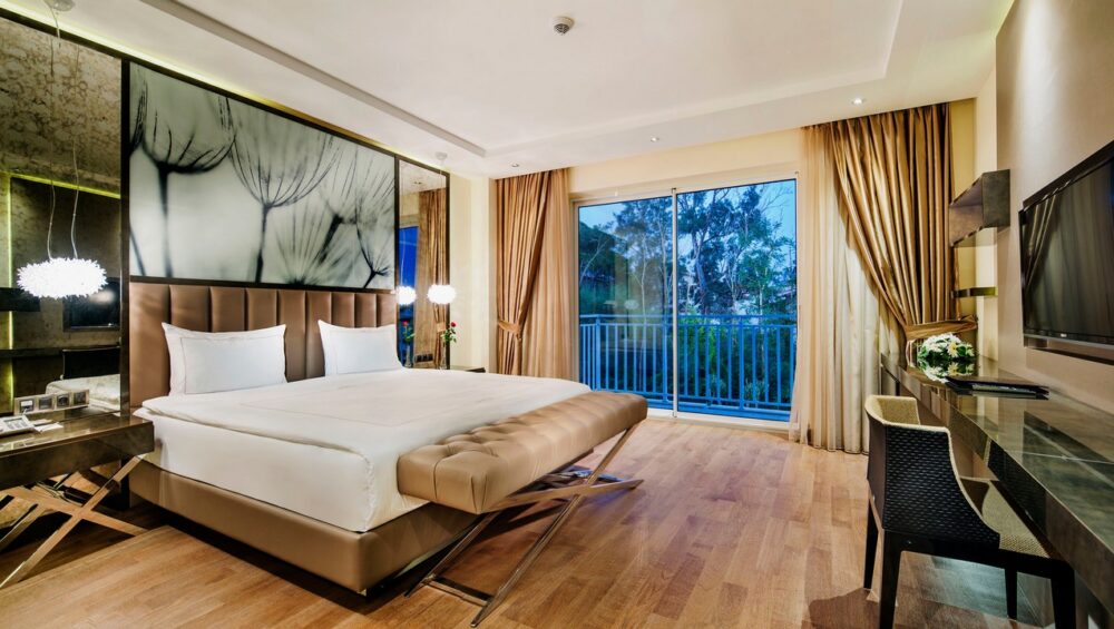 359-1-f Villa Bedroom